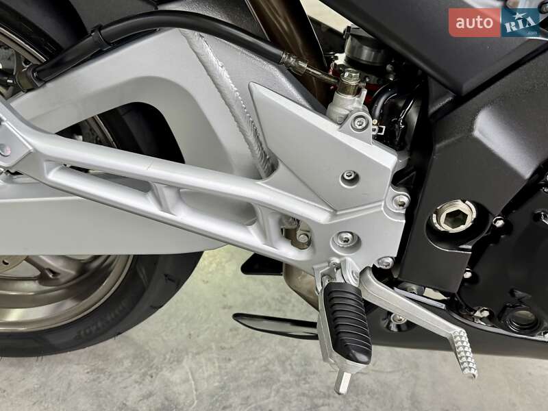 Мотоцикл Без обтікачів (Naked bike) Suzuki GSR 600 2007 в Хмельницькому