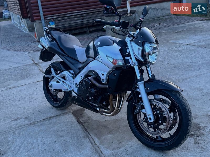Suzuki GSR 600 2006