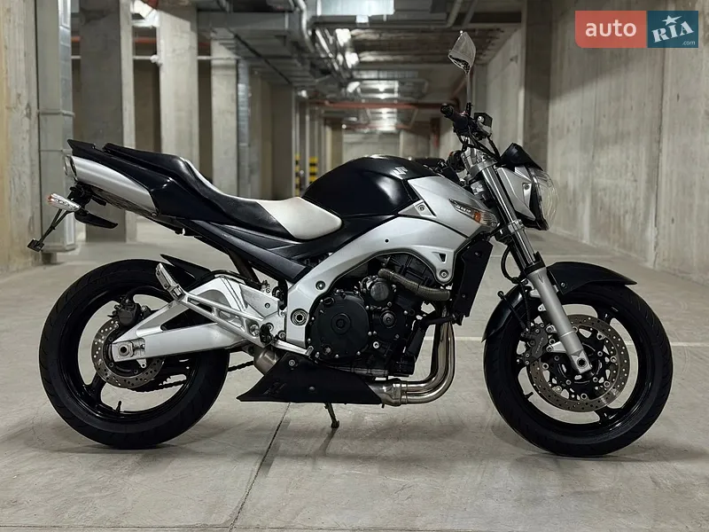 Suzuki GSR 600 2006