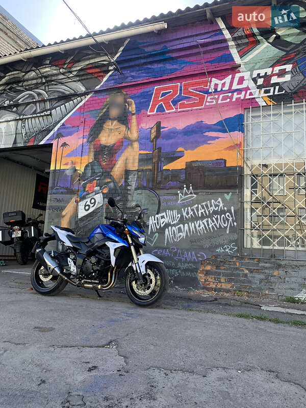 Мотоцикл Без обтекателей (Naked bike) Suzuki GSR 750 2015 в Киеве