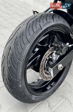 Мотоцикл Без обтекателей (Naked bike) Suzuki GSR 750 2011 в 