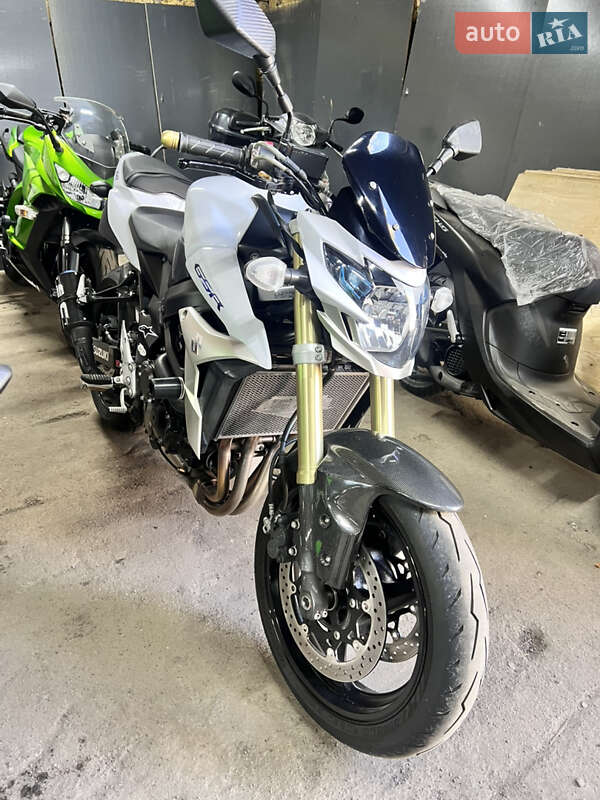 Suzuki GSR 750 2011