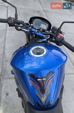 Мотоцикл Классік Suzuki GSR 750 2014 в 