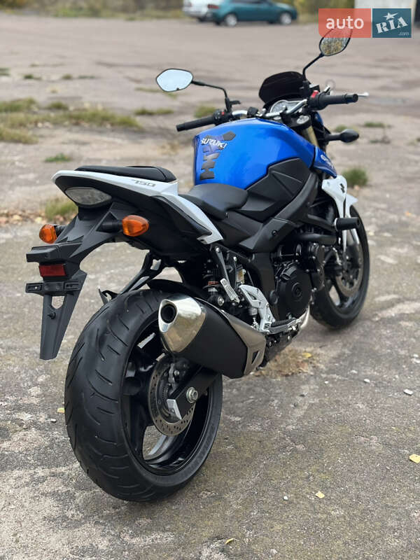 Мотоцикл Без обтекателей (Naked bike) Suzuki GSR 750 2013 в Сновске