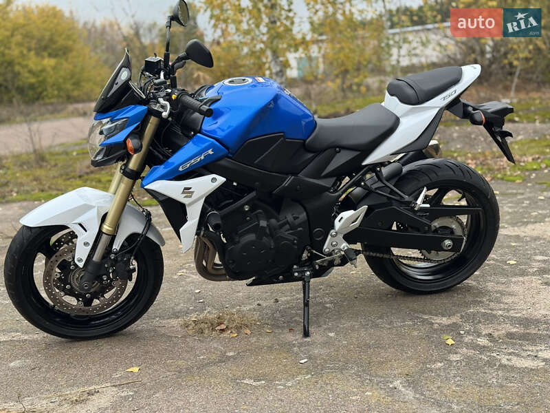 Мотоцикл Без обтекателей (Naked bike) Suzuki GSR 750 2013 в Сновске
