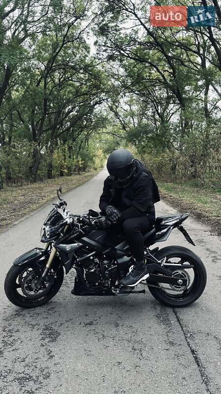 Спортбайк Suzuki GSR 750 2012 в Запорожье фото 2 Спортбайк Suzuki GSR 750 2012 в Запорожье