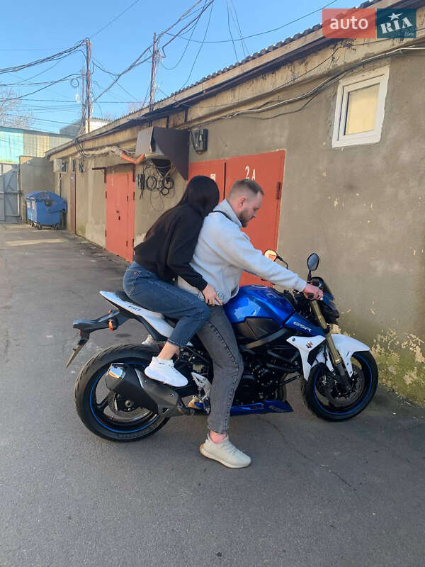 Мотоцикл Без обтекателей (Naked bike) Suzuki GSR 750 2014 в Одессе фото 2 Мотоцикл Без обтекателей (Naked bike) Suzuki GSR 750 2014 в Одессе