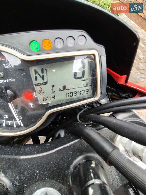 Мотоцикл Без обтекателей (Naked bike) Suzuki GSR 750 2016 в Белогородке фото 12 Мотоцикл Без обтекателей (Naked bike) Suzuki GSR 750 2016 в Белогородке