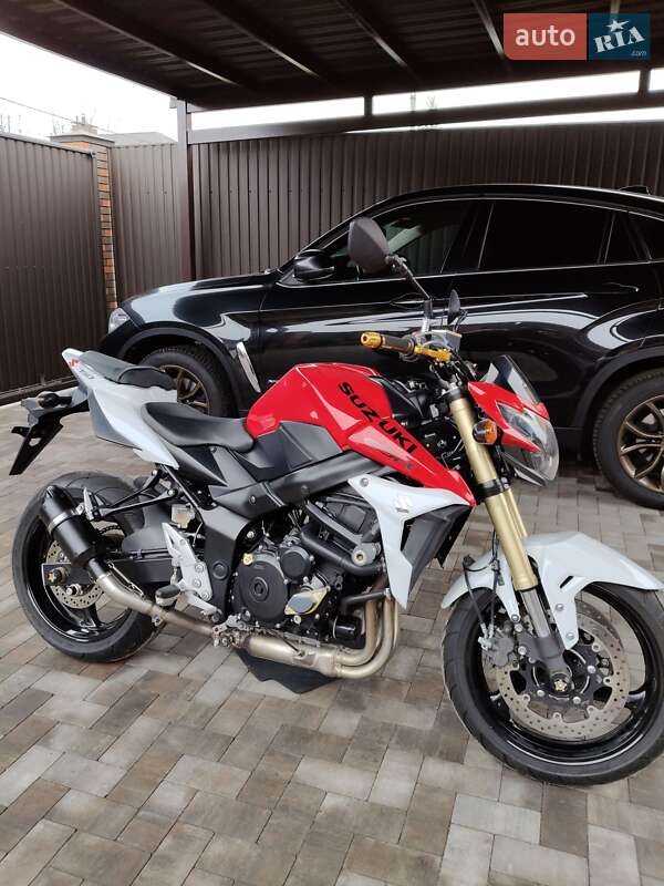 Мотоцикл Без обтекателей (Naked bike) Suzuki GSR 750 2016 в Белогородке фото 19 Мотоцикл Без обтекателей (Naked bike) Suzuki GSR 750 2016 в Белогородке