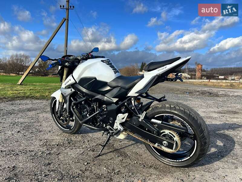 Мотоцикл Без обтекателей (Naked bike) Suzuki GSR 750 2012 в Харькове фото 5 Мотоцикл Без обтекателей (Naked bike) Suzuki GSR 750 2012 в Харькове