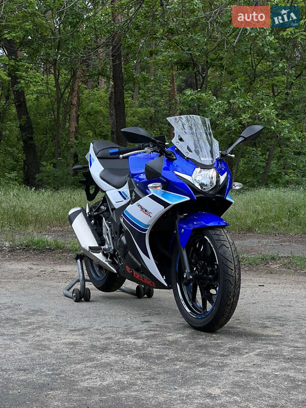 Suzuki GSX 250R 2017