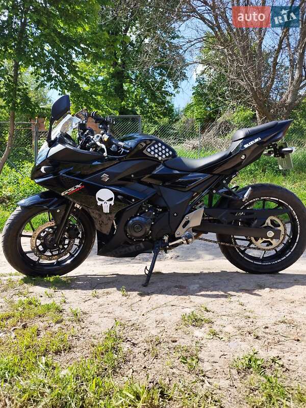 Suzuki GSX 250R 2023