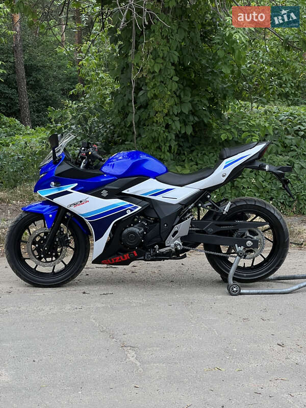 Спортбайк Suzuki GSX 250R 2017 в 