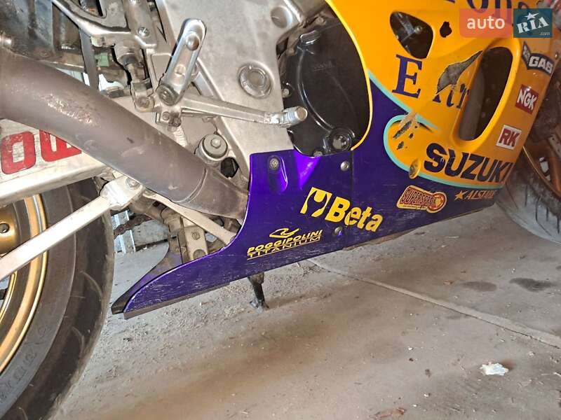 Спортбайк Suzuki GSX 600F 2000 в Обухове