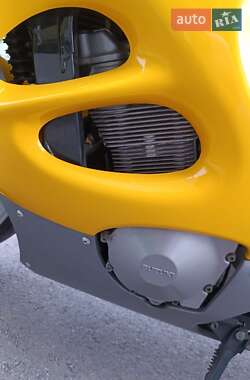 Мотоцикл Спорт-туризм Suzuki GSX 600F 2000 в 