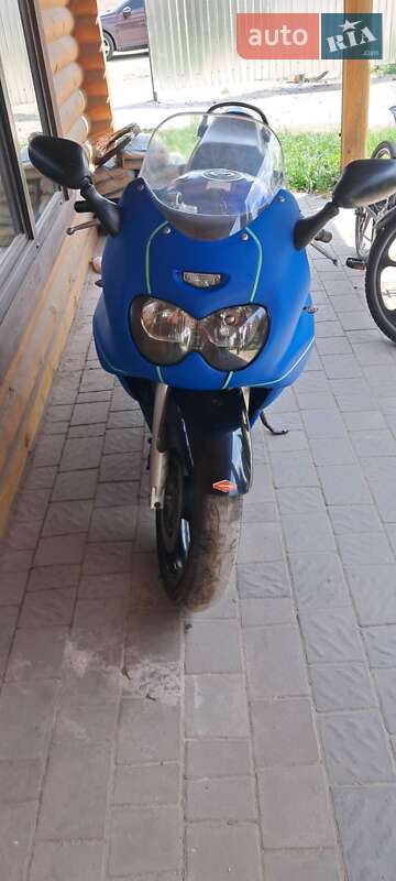 Suzuki GSX 600F