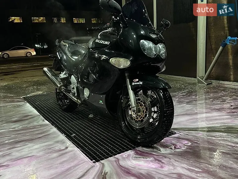 Suzuki GSX 750F Katana 2002