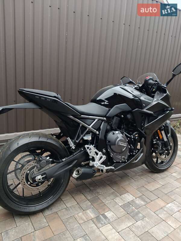Спортбайк Suzuki GSX 8R 2023 в Білогородці фото 11 Спортбайк Suzuki GSX 8R 2023 в Білогородці