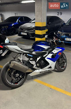 Спортбайк Suzuki GSX-R 1000 2005 в 