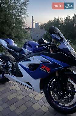 Спортбайк Suzuki GSX-R 1000 2006 в 