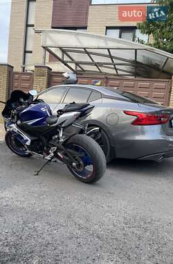 Спортбайк Suzuki GSX-R 1000 2006 в 
