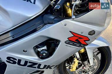 Спортбайк Suzuki GSX-R 1000 2004 в 