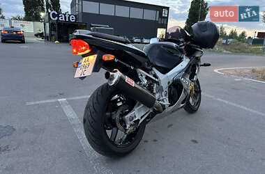 Спортбайк Suzuki GSX-R 1000 2002 в 