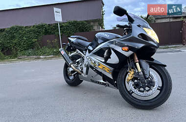 Спортбайк Suzuki GSX-R 1000 2002 в 