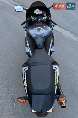 Спортбайк Suzuki GSX-R 1000 2002 в 