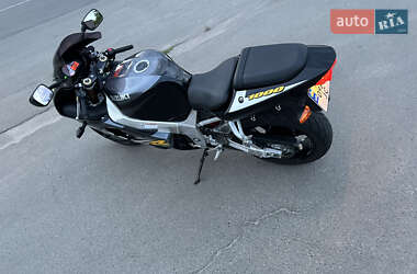 Спортбайк Suzuki GSX-R 1000 2002 в 