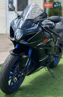 Спортбайк Suzuki GSX-R 1000 2018 в 