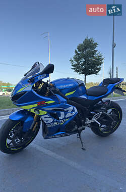 Спортбайк Suzuki GSX-R 1000 2021 в 