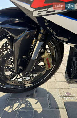 Спортбайк Suzuki GSX-R 1000 2014 в 
