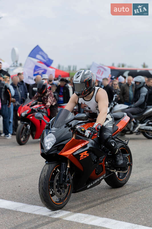 Спортбайк Suzuki GSX-R 1000 2007 в Одессе фото 6 Спортбайк Suzuki GSX-R 1000 2007 в Одессе