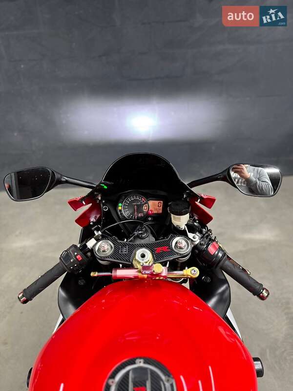 Спортбайк Suzuki GSX-R 1000 2005 в Кременчуге фото 3 Спортбайк Suzuki GSX-R 1000 2005 в Кременчуге