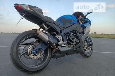 Спортбайк Suzuki GSX-R 600 2012 в 