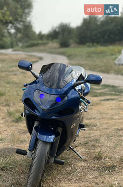 Спортбайк Suzuki GSX-R 600 2003 в 