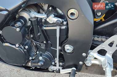Спортбайк Suzuki GSX-R 600 2010 в 
