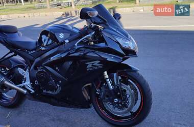 Спортбайк Suzuki GSX-R 600 2010 в 