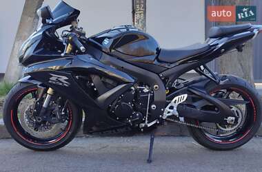 Спортбайк Suzuki GSX-R 600 2010 в 