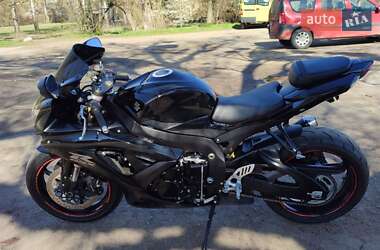 Спортбайк Suzuki GSX-R 600 2010 в 