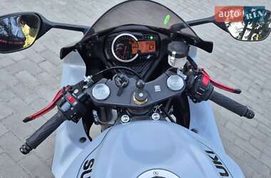 Спортбайк Suzuki GSX-R 600 2023 в 