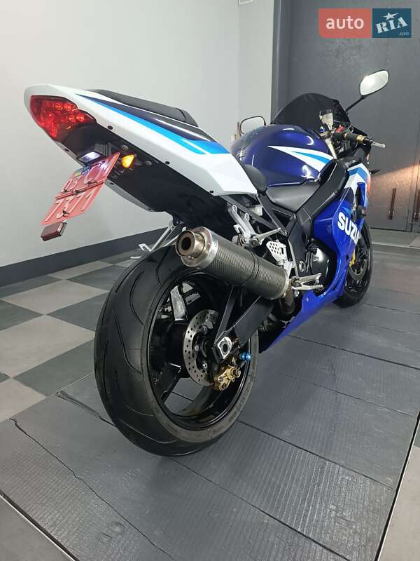 Спортбайк Suzuki GSX-R 600 2006 в Черновцах