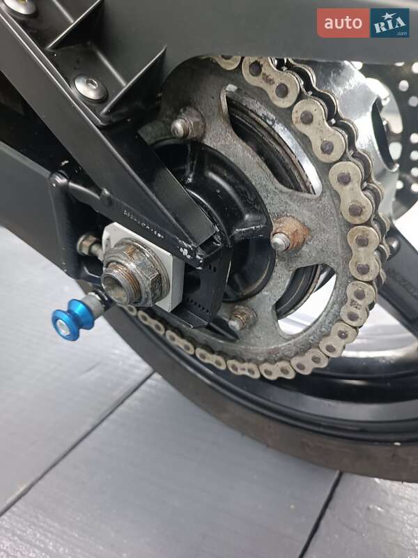 Спортбайк Suzuki GSX-R 600 2006 в Черновцах