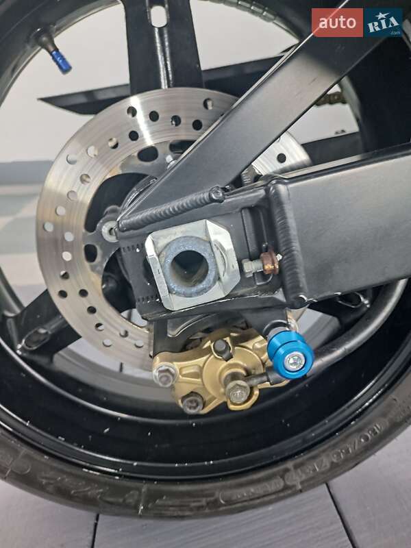 Спортбайк Suzuki GSX-R 600 2006 в Черновцах