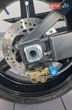 Спортбайк Suzuki GSX-R 600 2006 в 