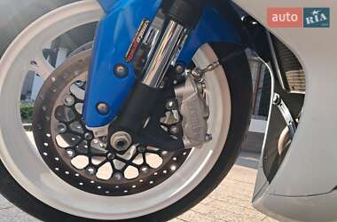 Спортбайк Suzuki GSX-R 600 2012 в 