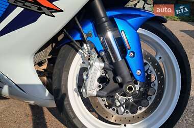Спортбайк Suzuki GSX-R 600 2012 в 