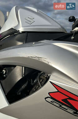 Спортбайк Suzuki GSX-R 600 2006 в 