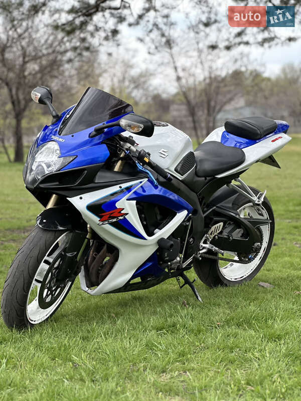 Спортбайк Suzuki GSX-R 600 2007 в 